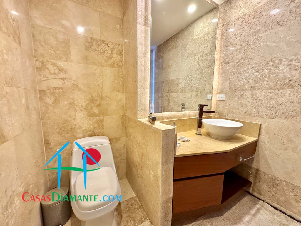 Ocean Front 506 - Baño completo 2